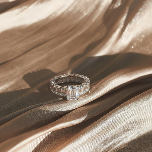 Emerald Continuum Ring