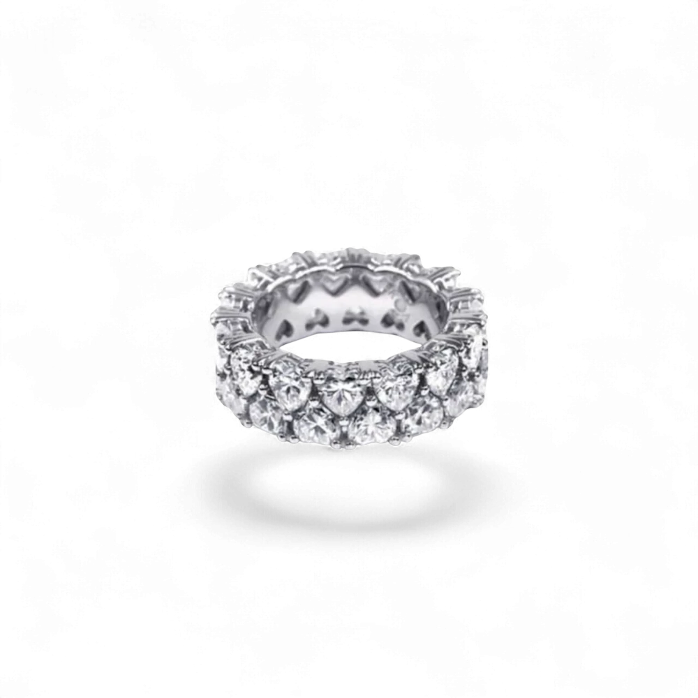 Anillo AVA & SSILAQUÉ de oro blanco de 14 quilates con dos filas de diamantes en forma de corazón, talla 6.