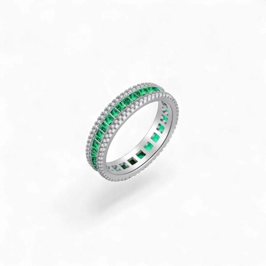 Anillo AVA & SSILAQUÉ de plata 925 con baño de rodio, incrustaciones de circonitas verdes y blancas, 4.5mm de ancho.