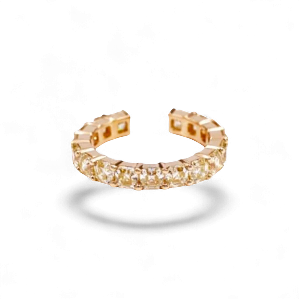 AVA & SSILAQUÉ Aurelius Asscher Band de oro amarillo de 14K con 17 moissanitas amarillas talla Asscher.